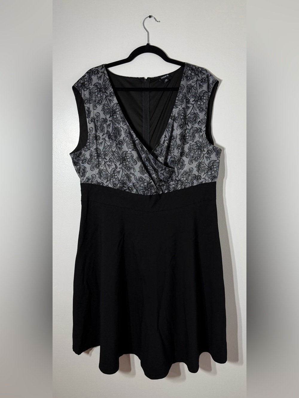Torrid Size 22 Black Gray Lace Print Surplice Fit & Flare Dress